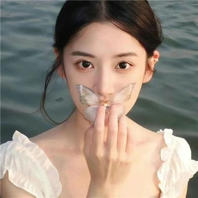 水中的女人